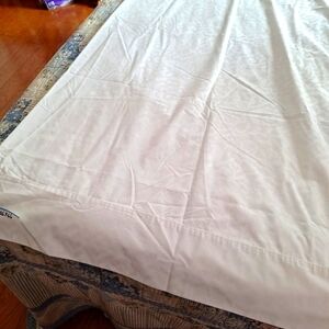 WHITE Cannon twin scroll pattern flat